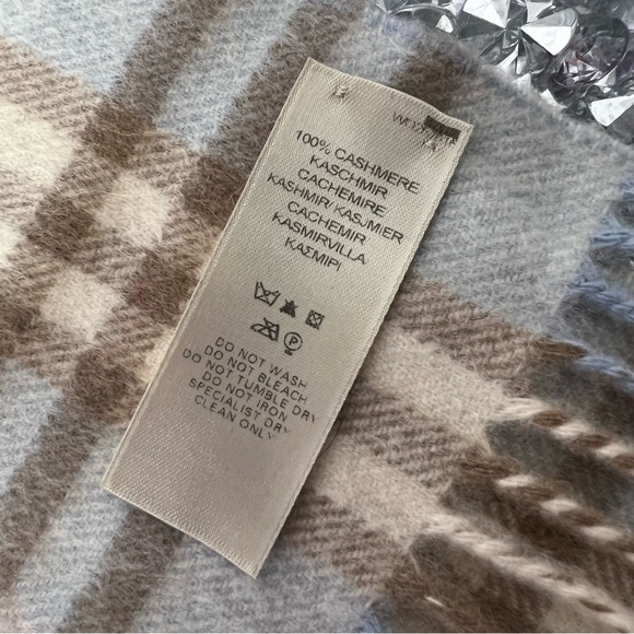 Burberry scarf blue nova check print cream beige pink blue soft 100% cashmere - Picture 10 of 13